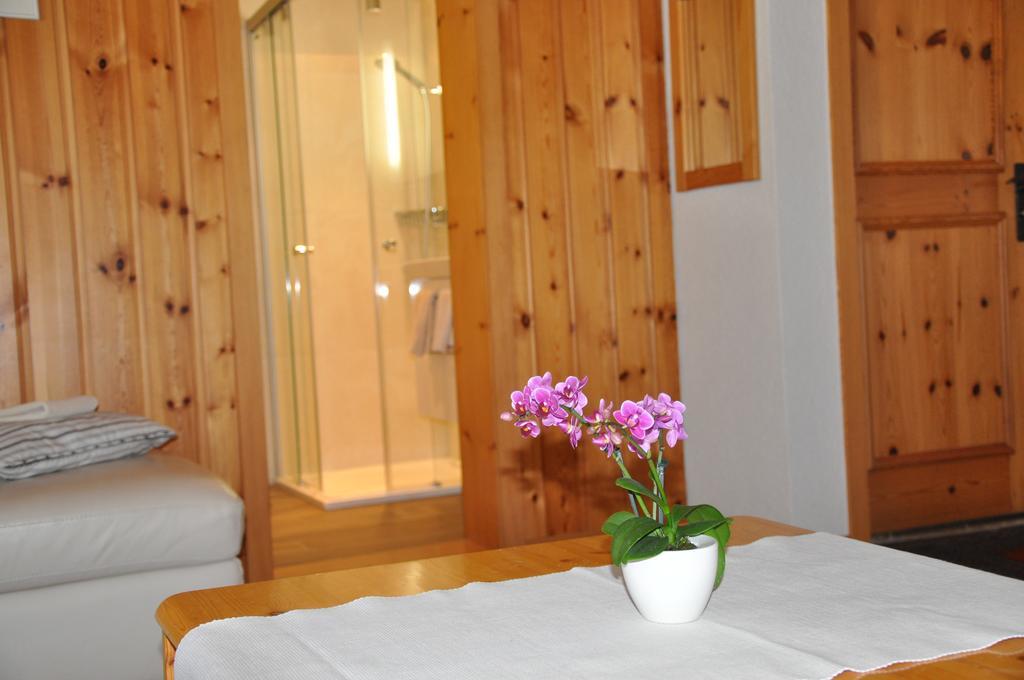 גרינדלוולד Ferienwohnungen Chalet Hohturnen מראה חיצוני תמונה