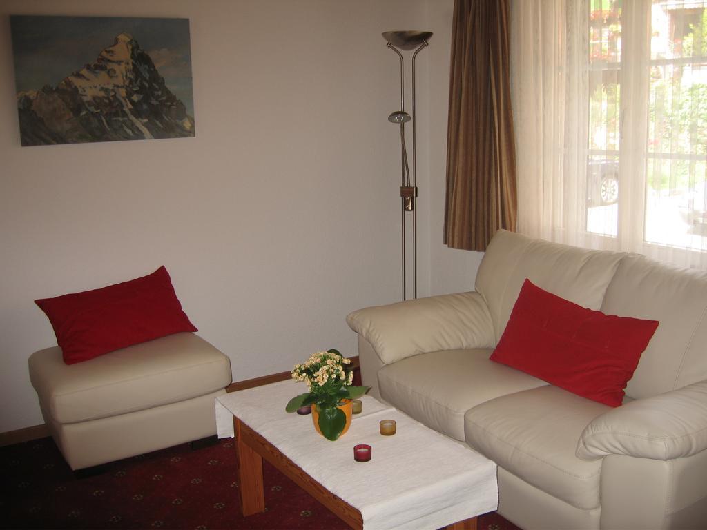 גרינדלוולד Ferienwohnungen Chalet Hohturnen חדר תמונה